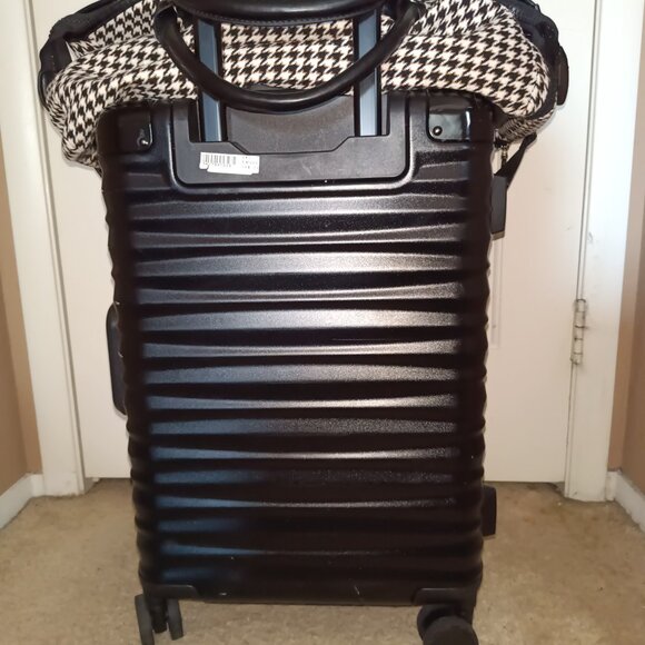 Luggage And Duffle Bag Set - Picture 4 of 10